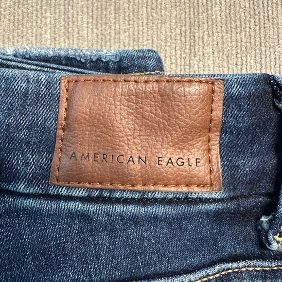 American Eagle Outfitters Women's Distressed Blue Skinny Jeans. Size 10 - Picture 7 of 7